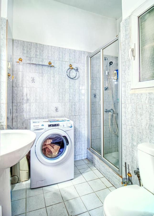 Spacious Flat Near Ampelokipoi Metro Station Атина Екстериор снимка