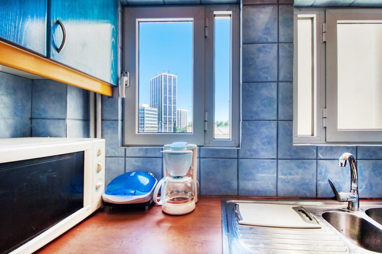 Spacious Flat Near Ampelokipoi Metro Station Атина Екстериор снимка